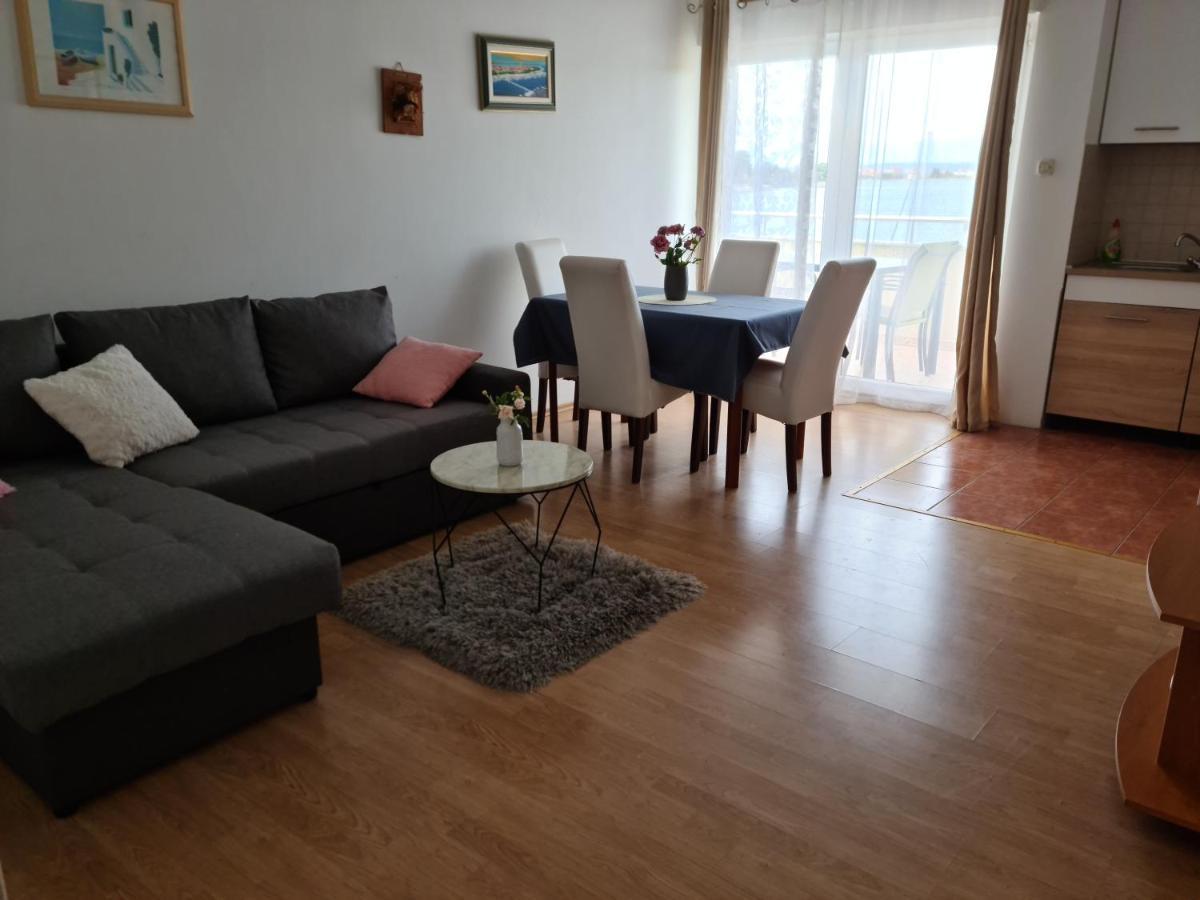 Apartmani Junto Preko Exterior photo