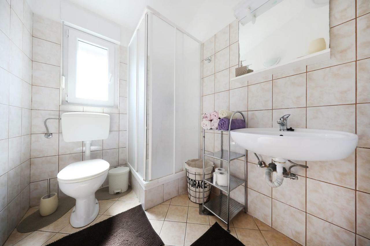 Apartmani Junto Preko Exterior photo