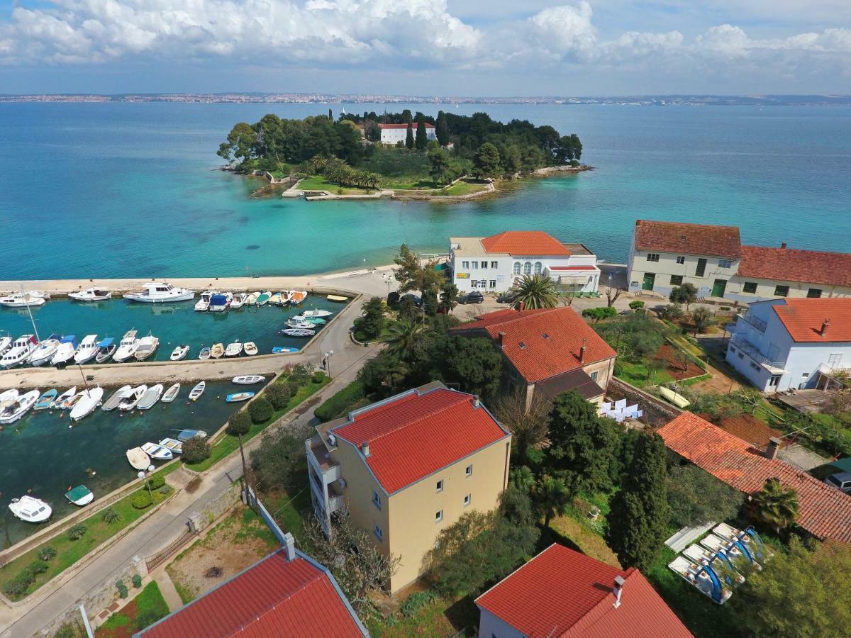 Apartmani Junto Preko Exterior photo